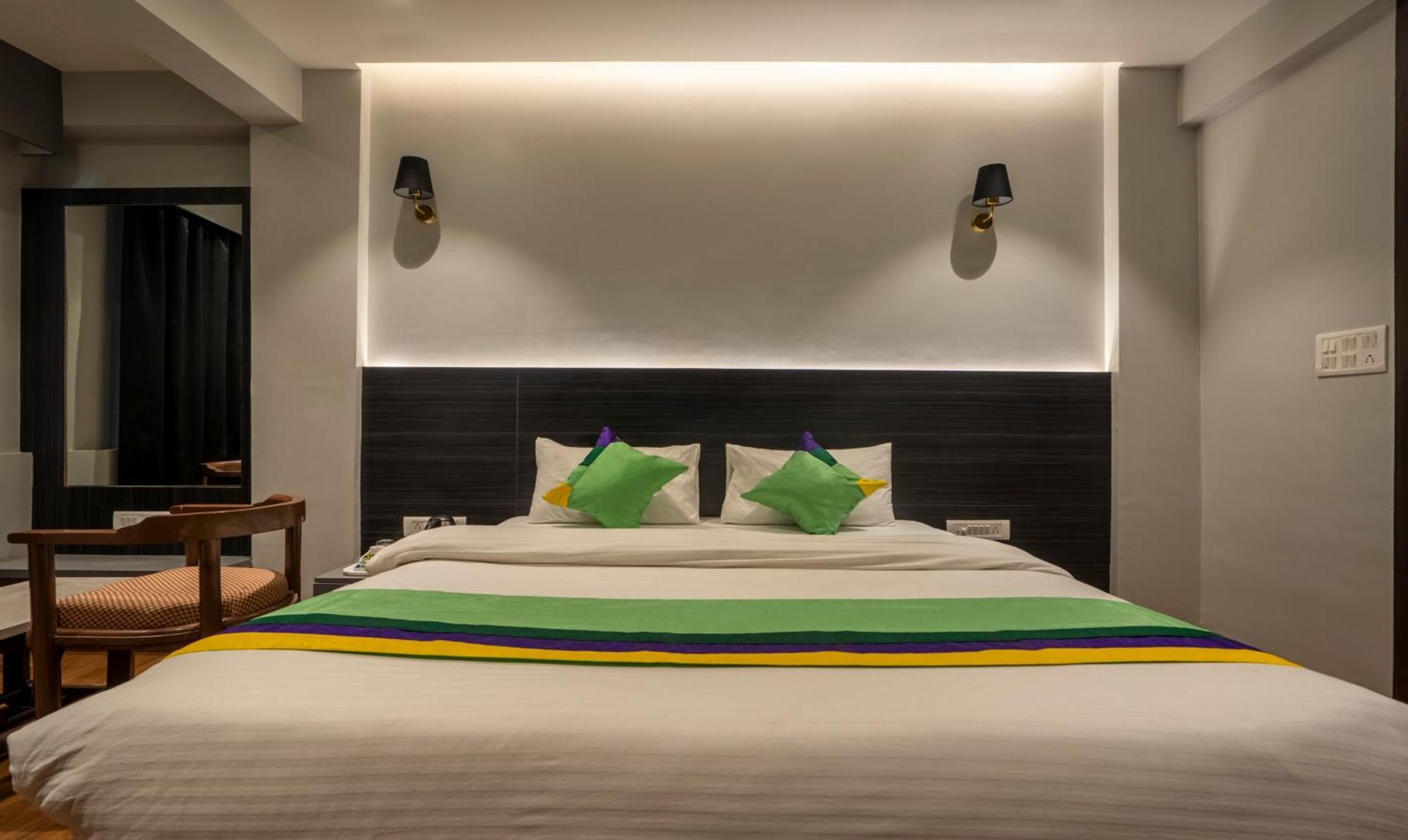 Treebo Prasha Hotel Nashik Ngoại thất bức ảnh